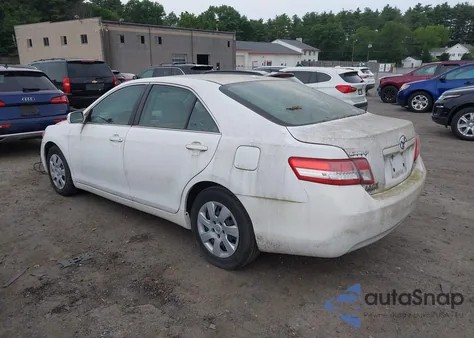 2010 Toyota Camry Se/Le/Xle z USA, uszkodzony, nr VIN 4T4BF3EK3AR044637